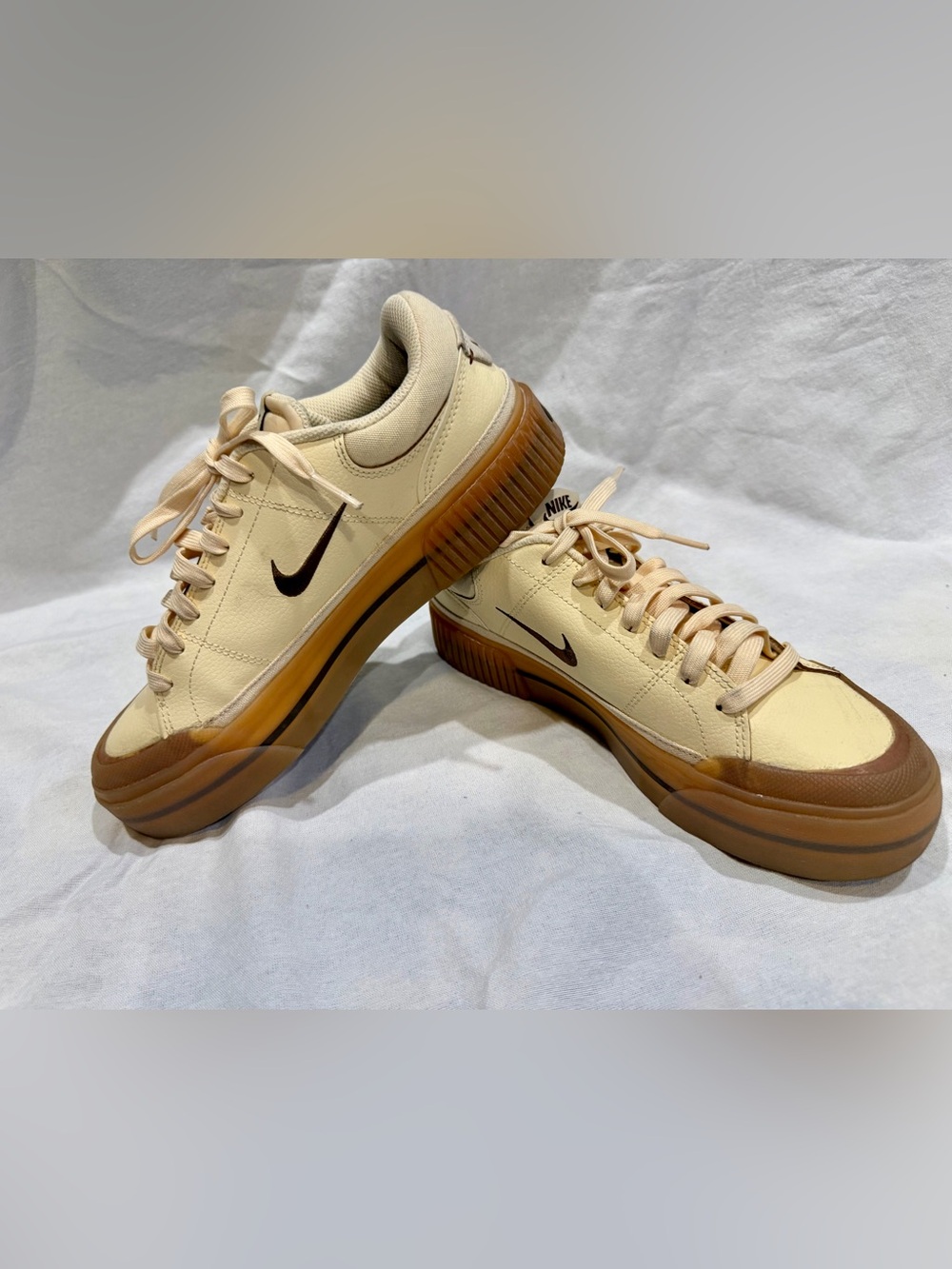Nike Court Legacy Lift Platform Sneakers Cream Gum Women’s Size 8.5